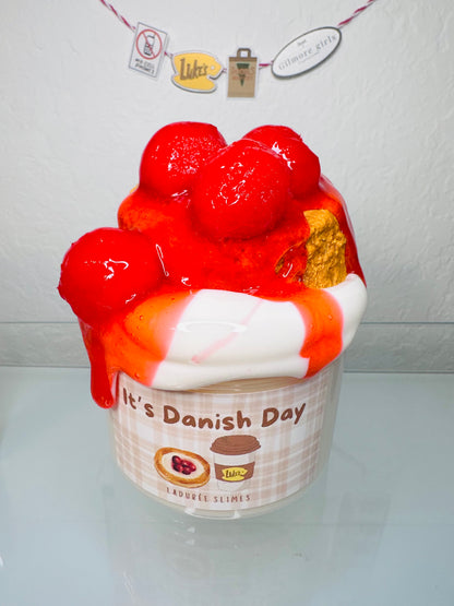 𝑰𝒕'𝒔 𝑫𝒂𝒏𝒊𝒔𝒉 𝑫𝒂𝒚