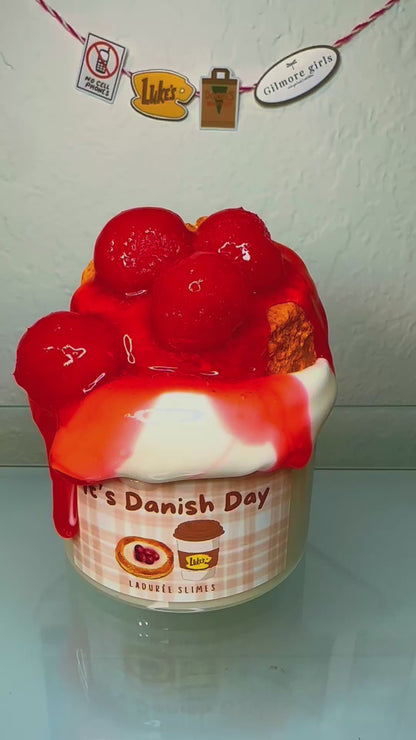 𝑰𝒕'𝒔 𝑫𝒂𝒏𝒊𝒔𝒉 𝑫𝒂𝒚